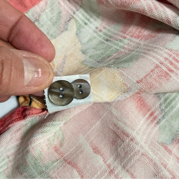 Tommy Bahama Women's Medium Silk Tropical Print Short Sleeve Button-down Shirt - Picture 11 of 15